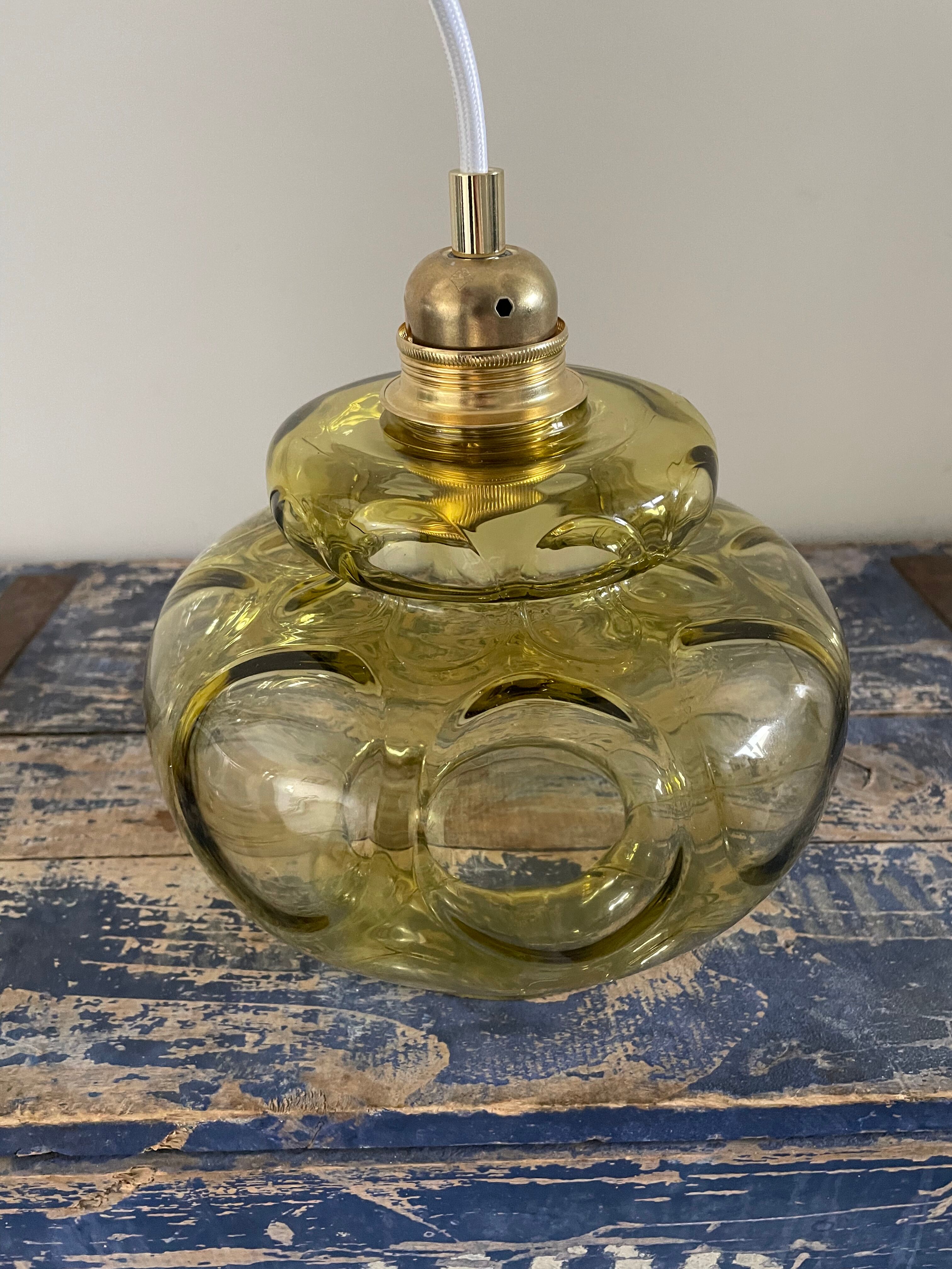 Bubble glass suspension