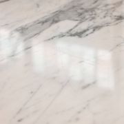 Table à manger en marbre