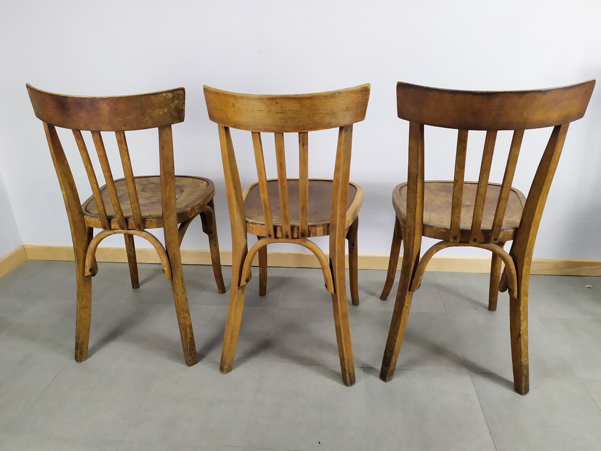 Suite of 6 wooden barhel barel bistro chair