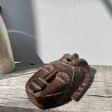 Masque en bois minimaliste oiseau