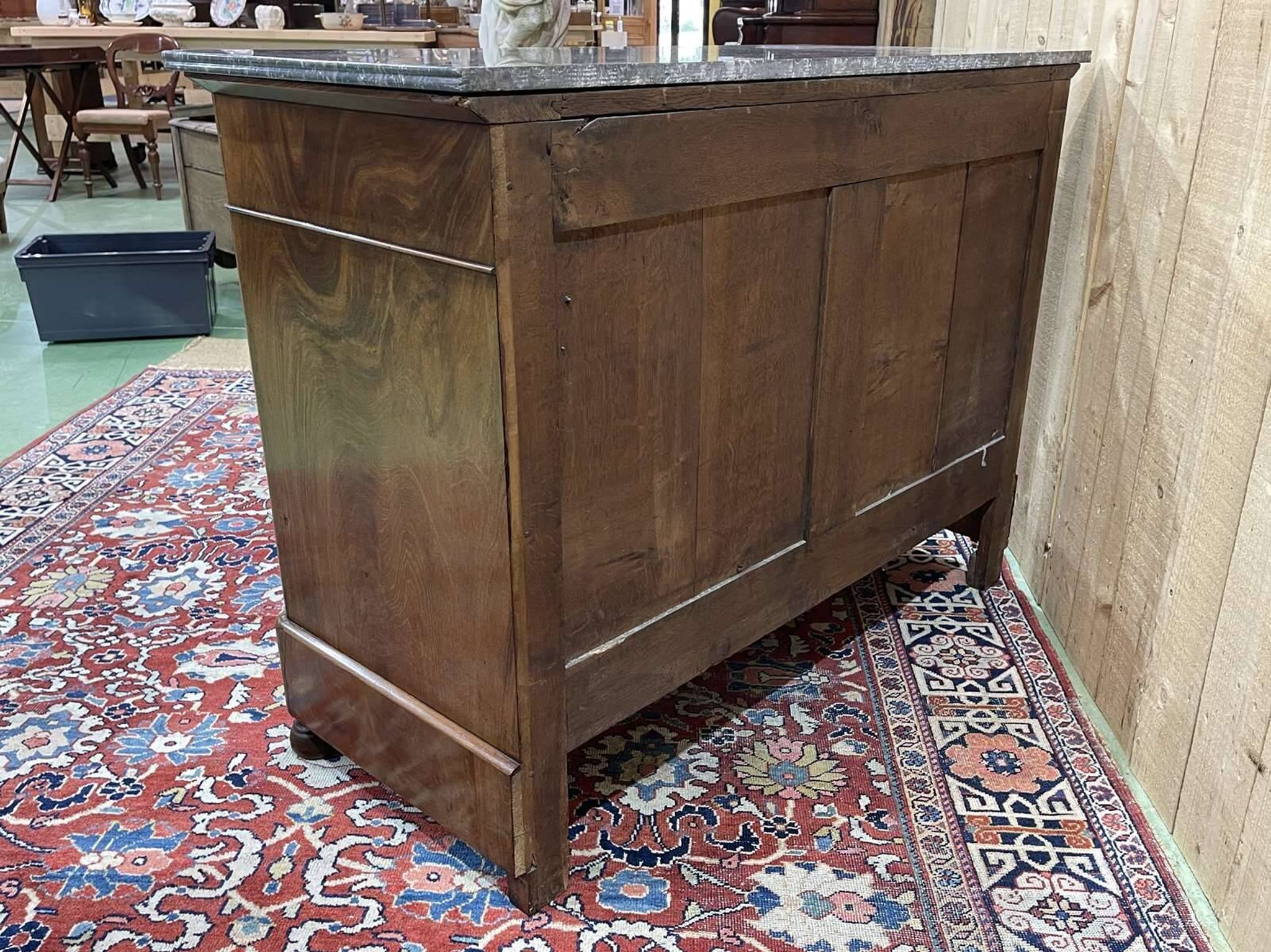 19th century Restoration chest of drawers in mahogany and marble top