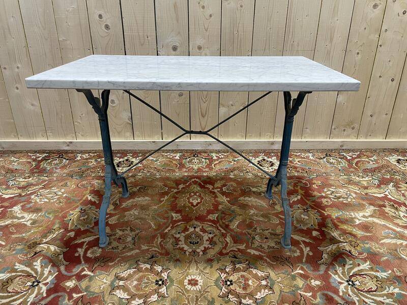 Table de bistrot en marbre et fonte