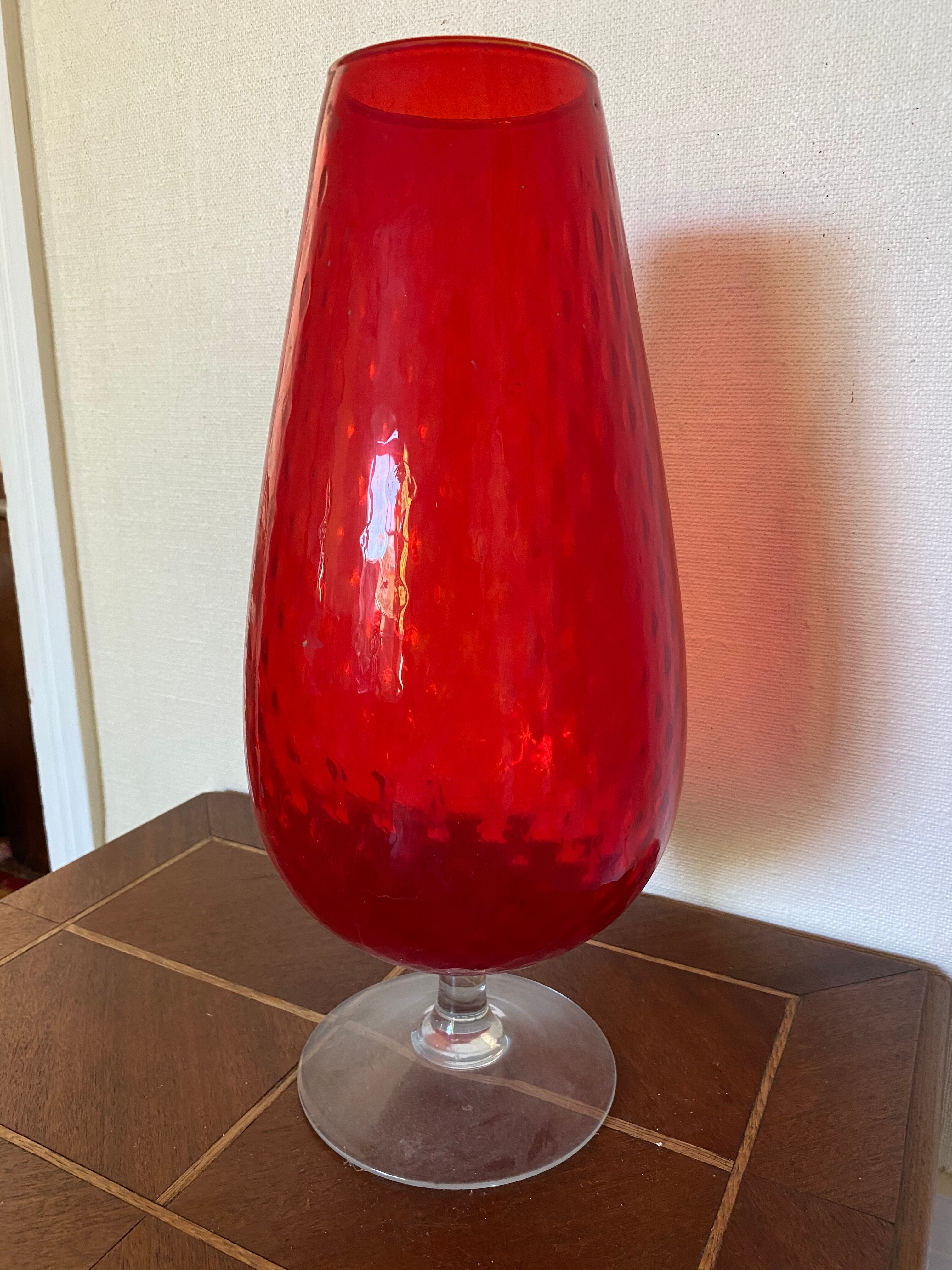 Vase on red foot