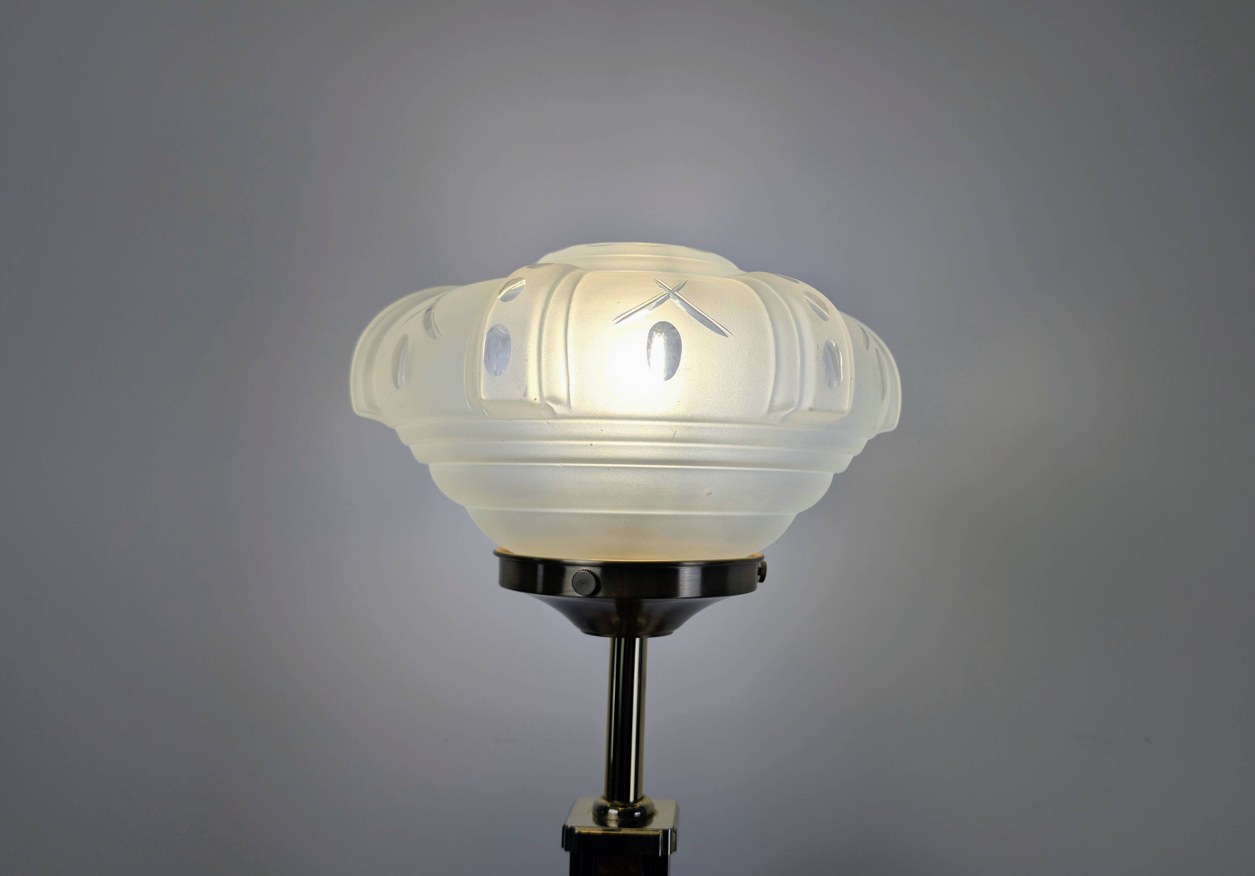 Lampe de table Art Déco pied Monteuse N°25 et verre opalin
