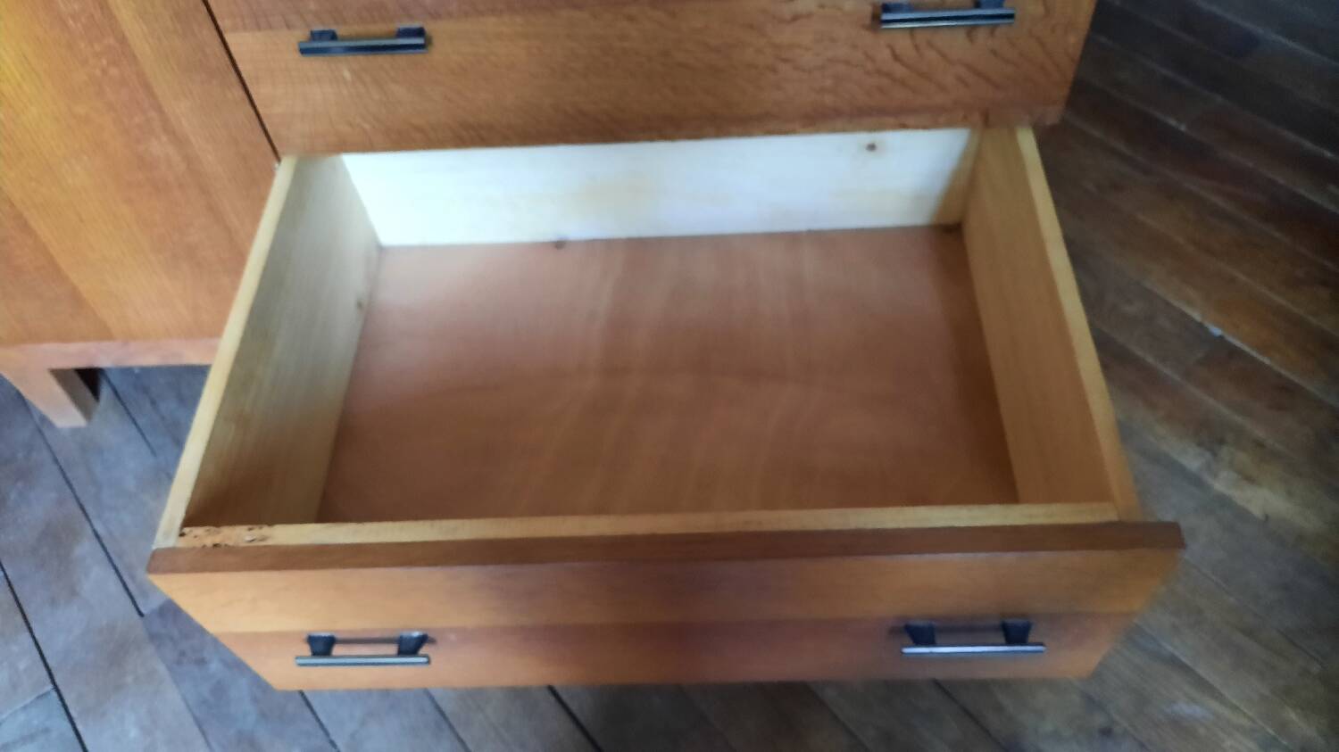 Armoire asymétrique