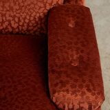 Fauteuil en velours avec pieds arrondis en bois, années 1970
