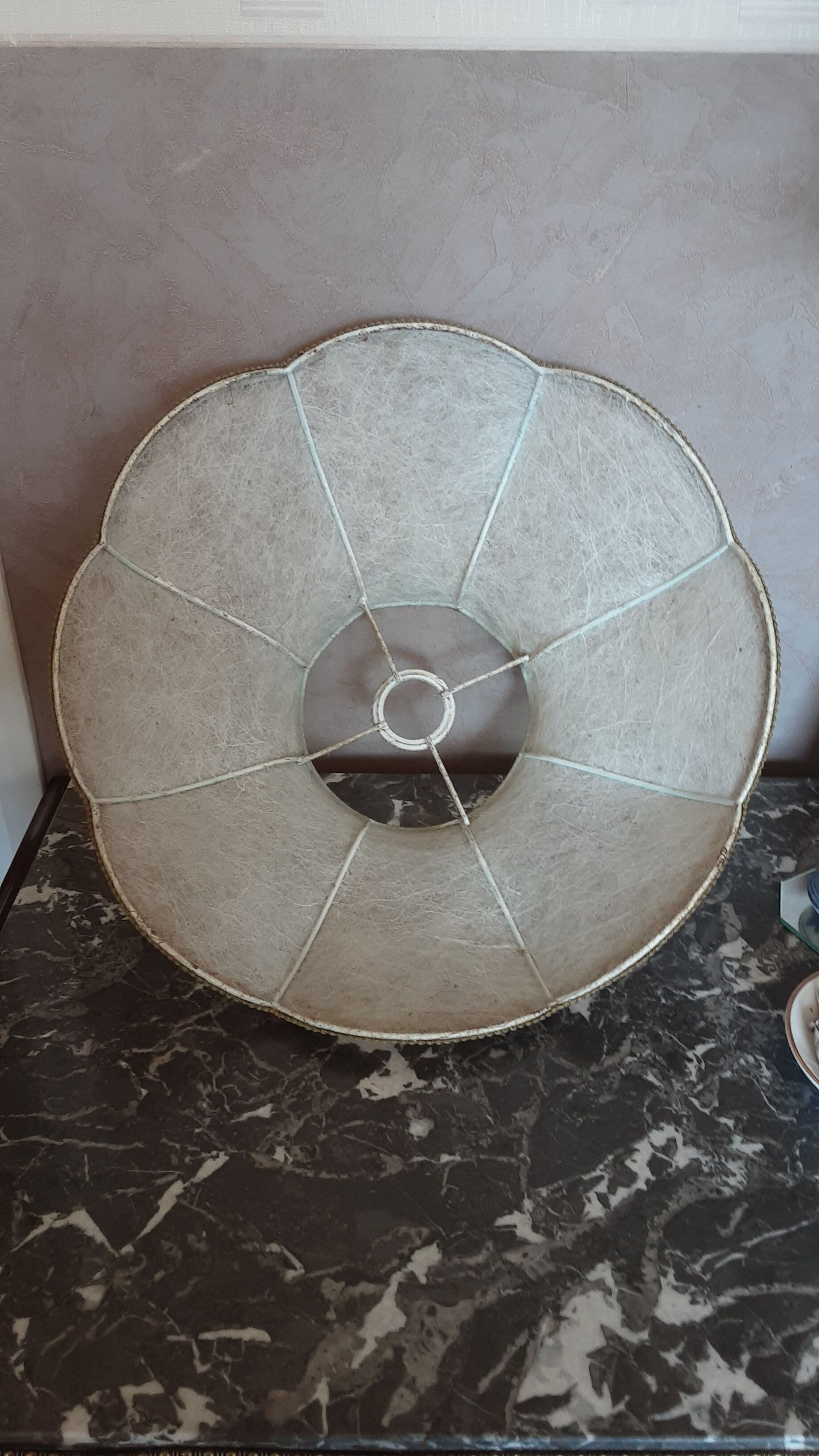 Old lampshade in pork bladder - trimess