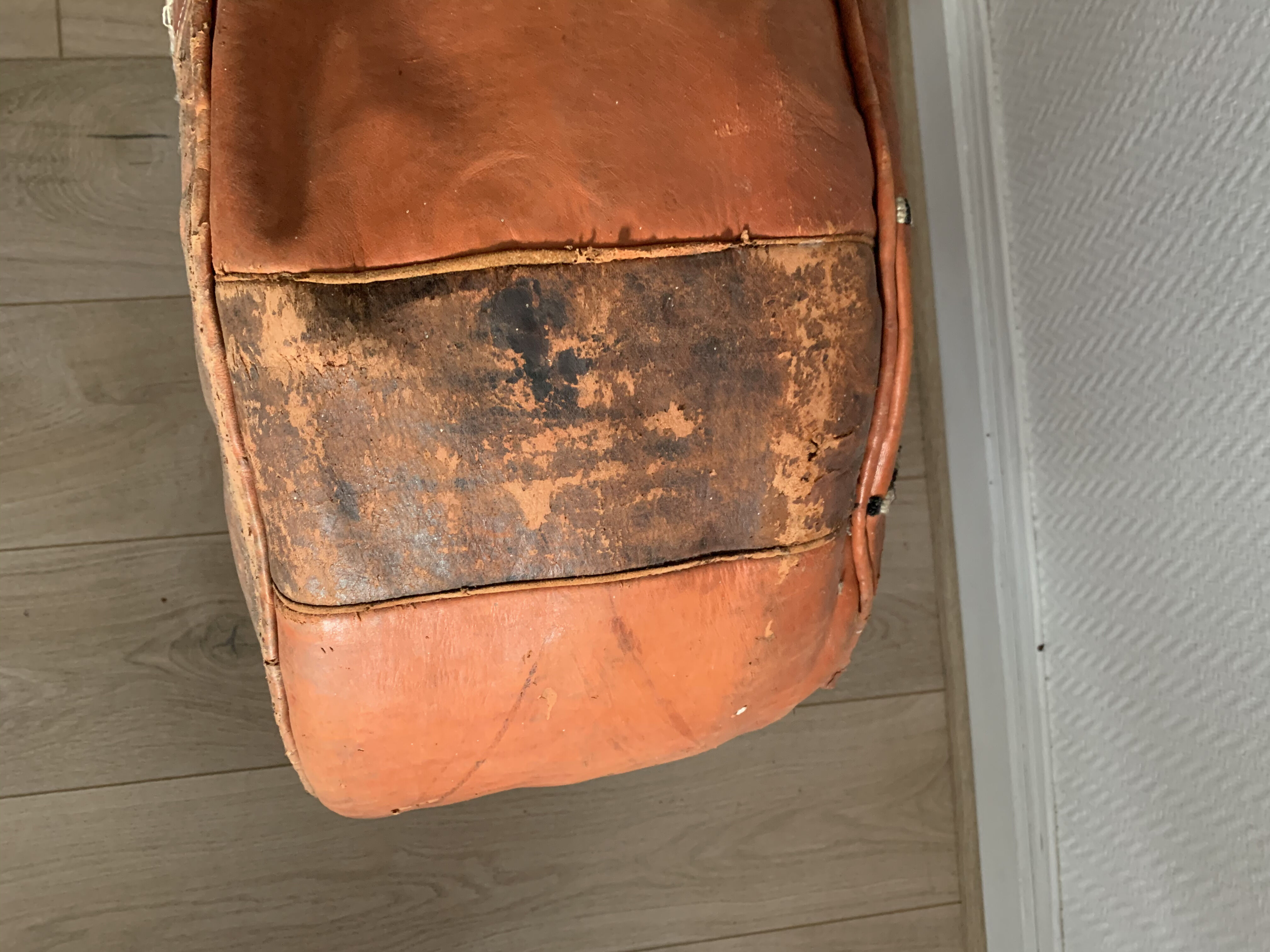 Moroccan leather pouf