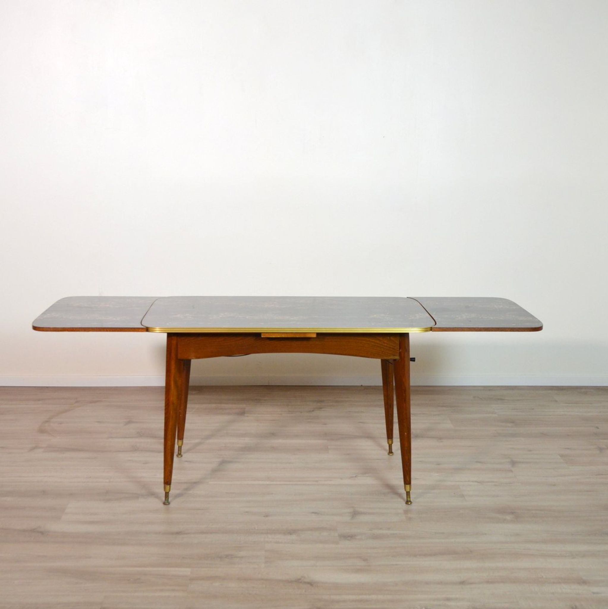 Table 4 à 6 personnes avec rallonges monte et baisse vintage 1960s