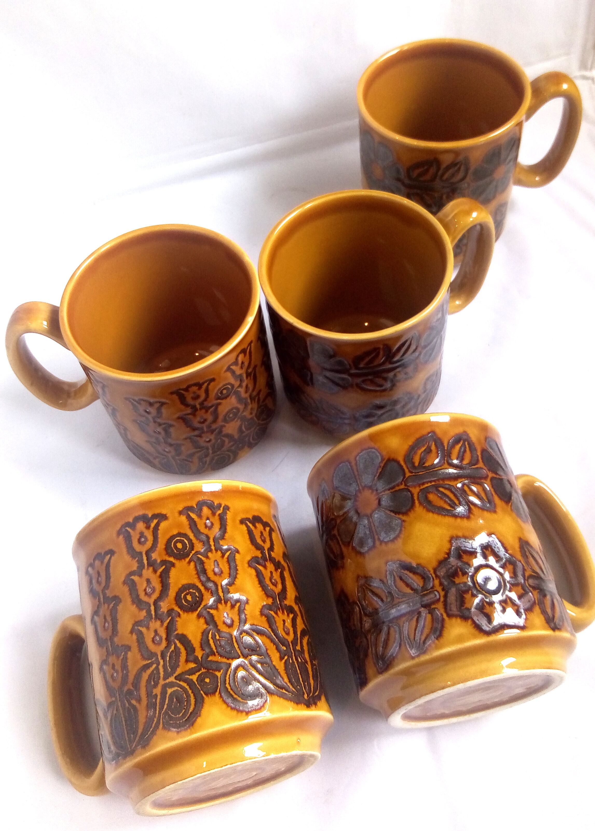 Lot de 5 tasses anglaises 70's