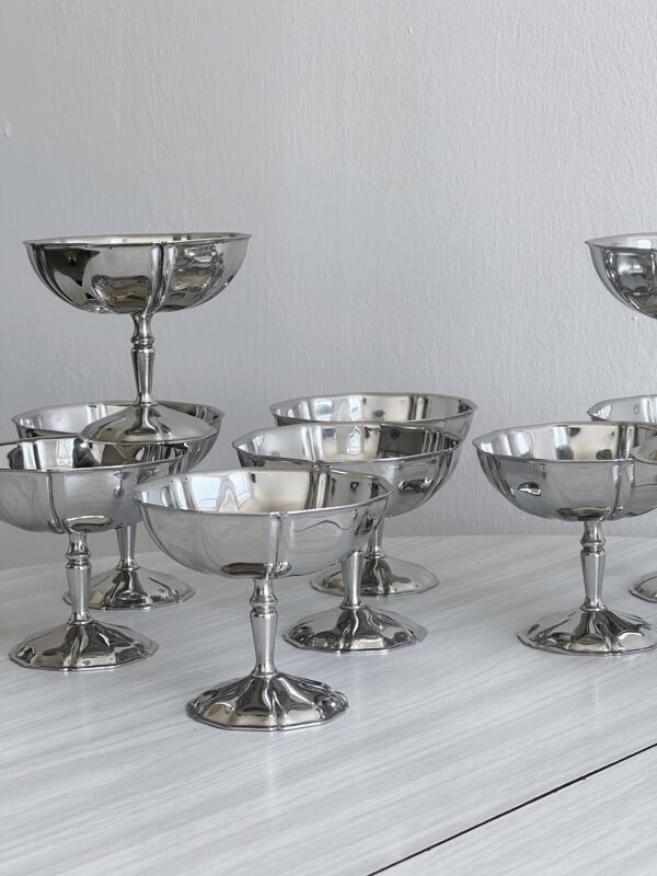 10 coupelles sur pied en inox Letang Remy