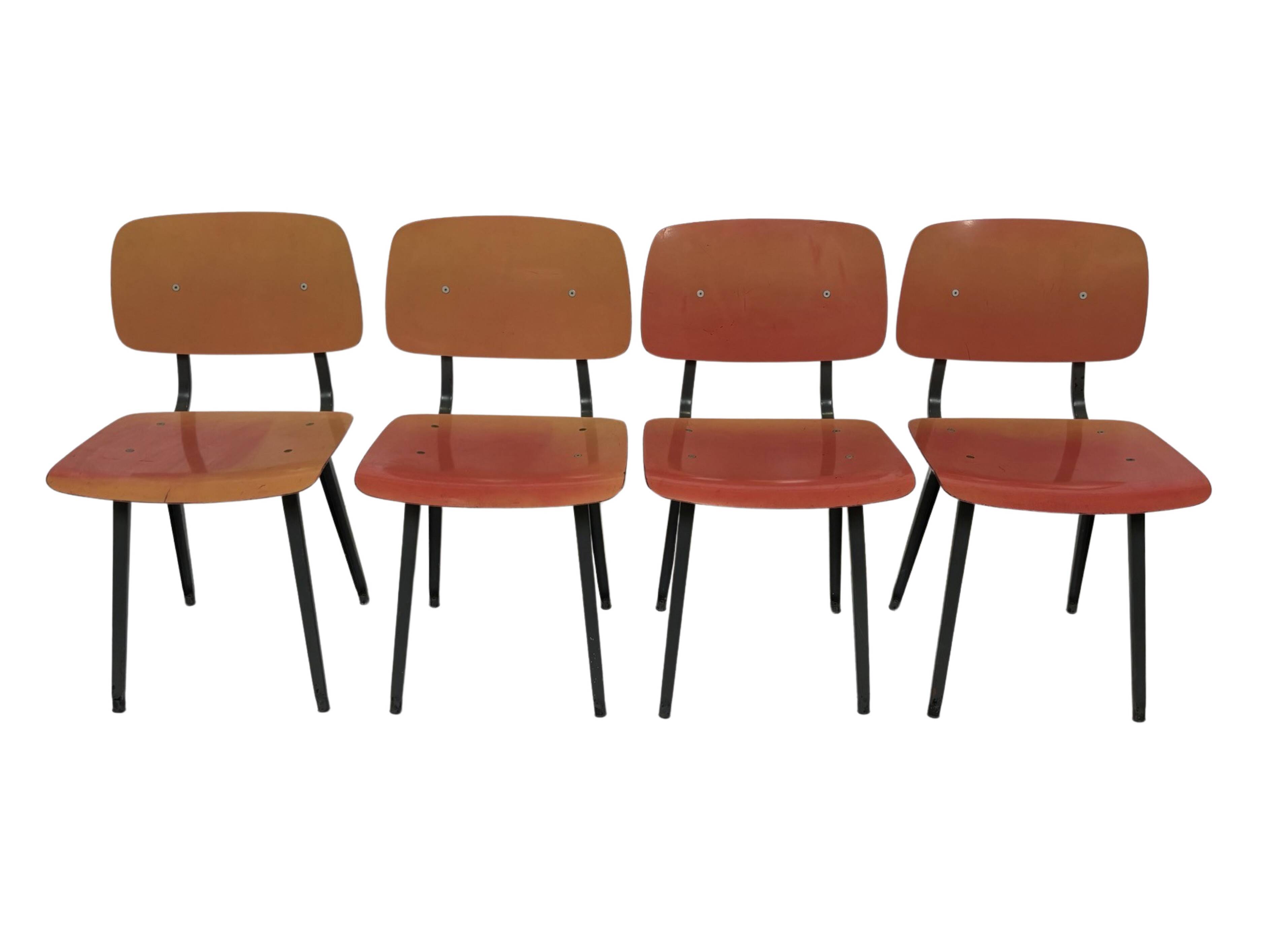 Vintage set of 4x Friso Kramer Revolt chairs Ahrend de Cirkel dutch design