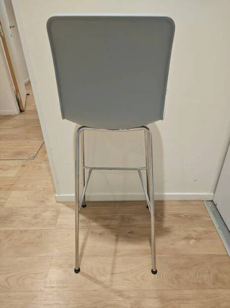Stackable high chair Vitra