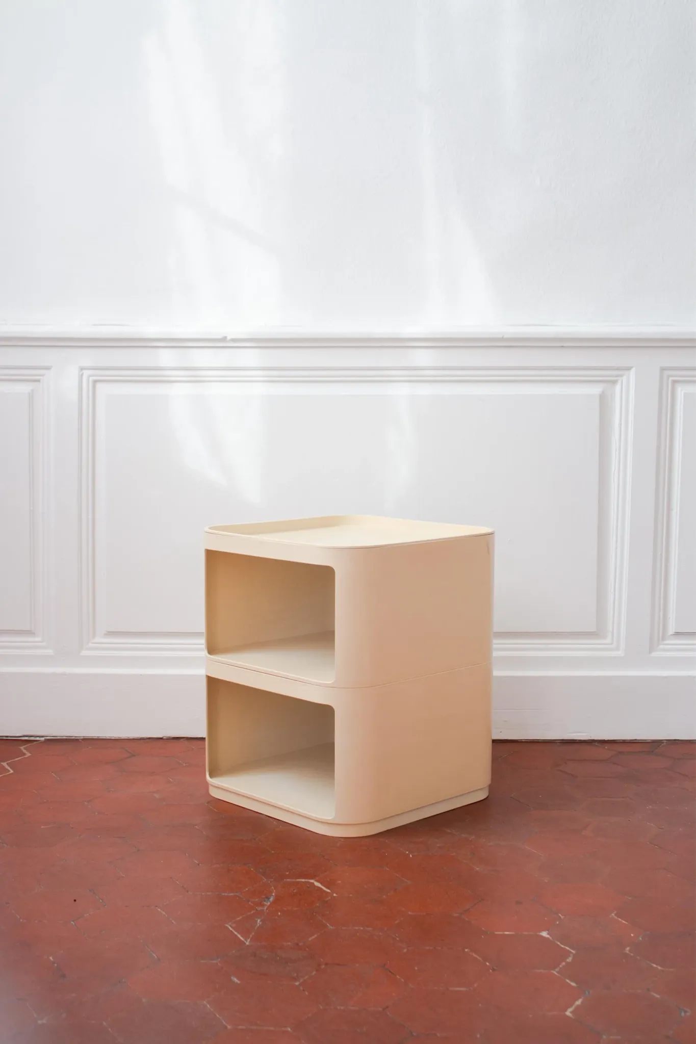 Vintage Componibili by Anna Castelli Ferrieri for Kartell, cream white,
