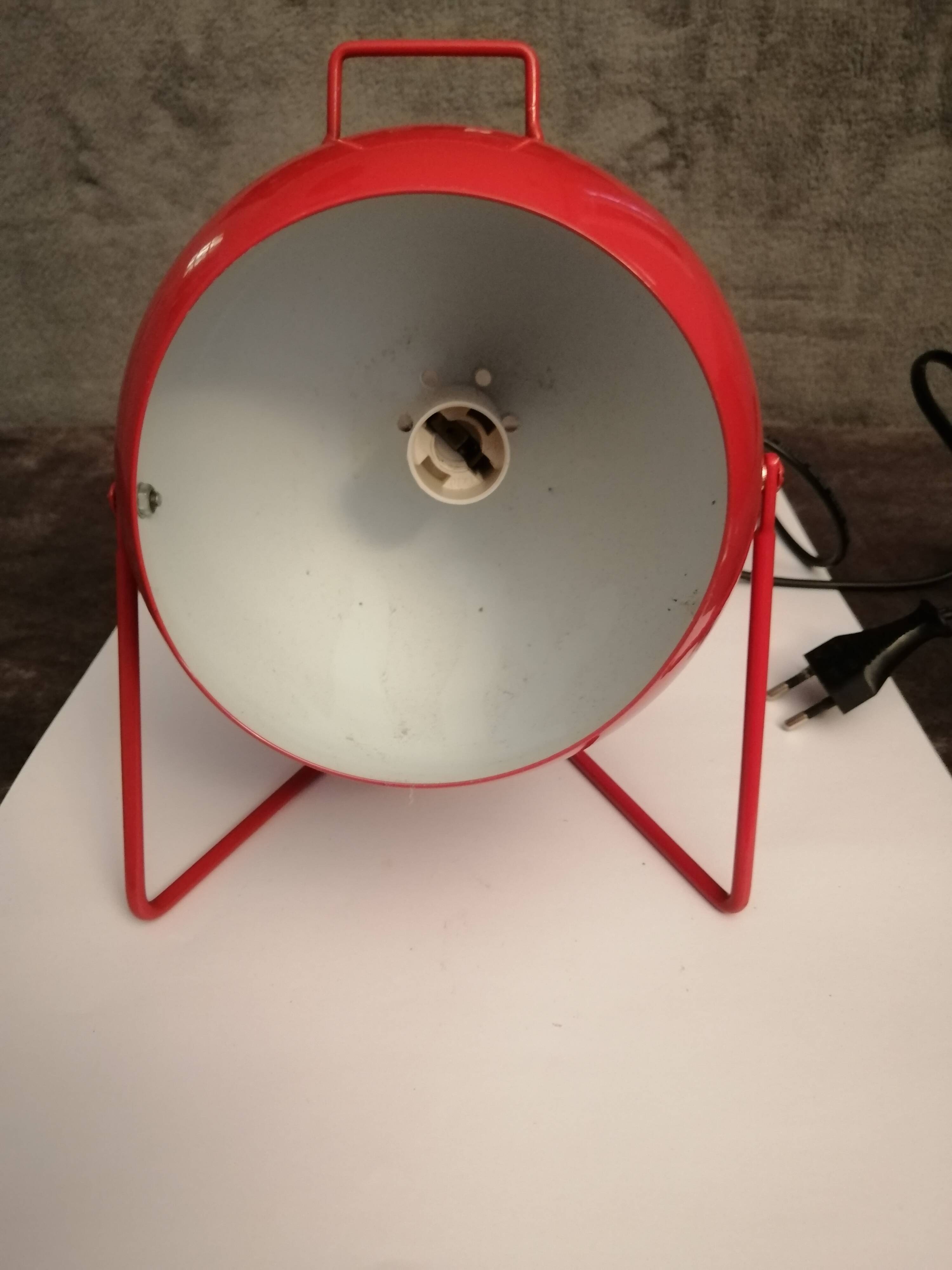 Table or wall lamp round in vintage red metal