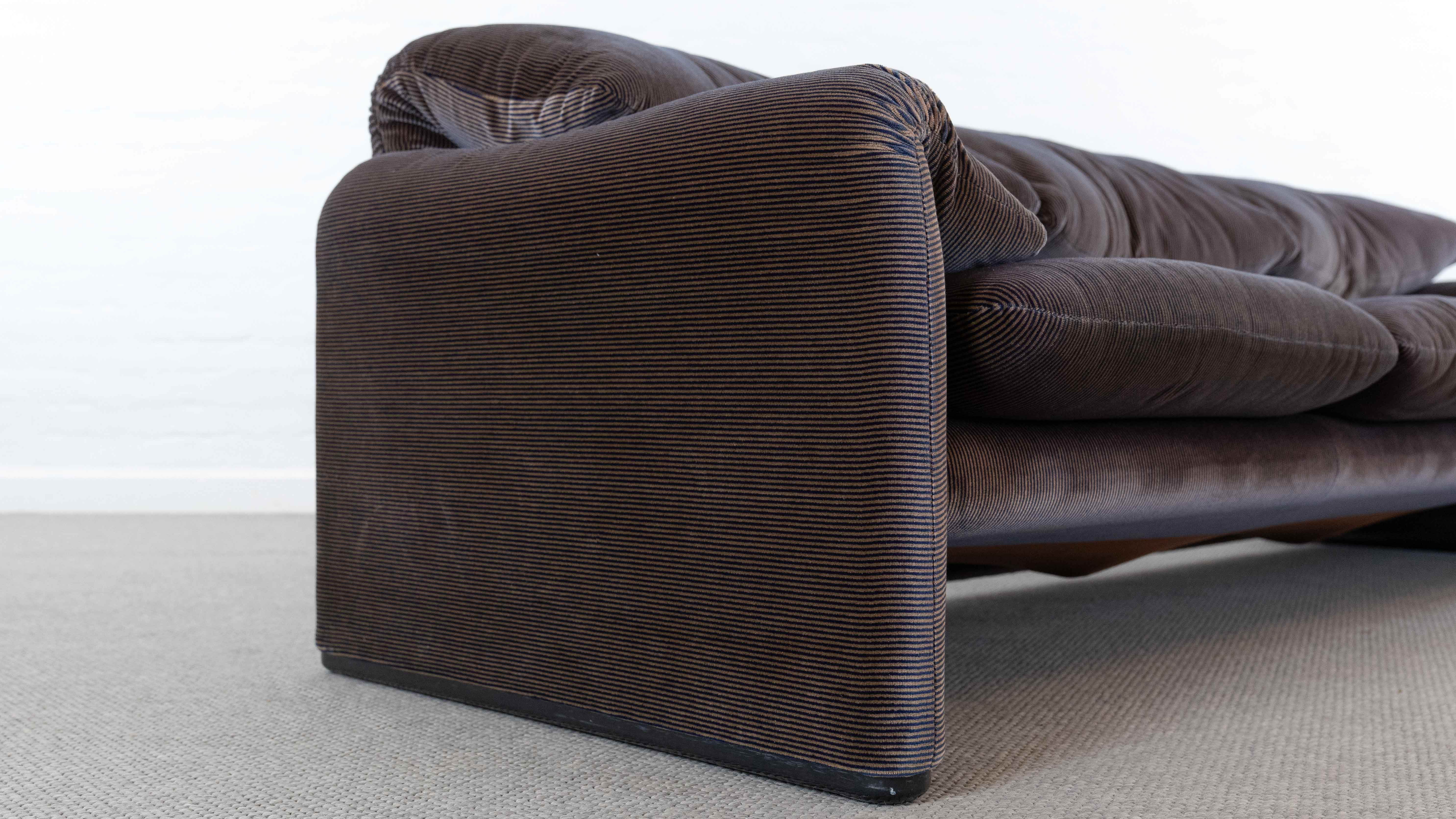 Maralunga 3-seater sofa by vico magistretti for cassina, italy