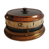 Circular office clock