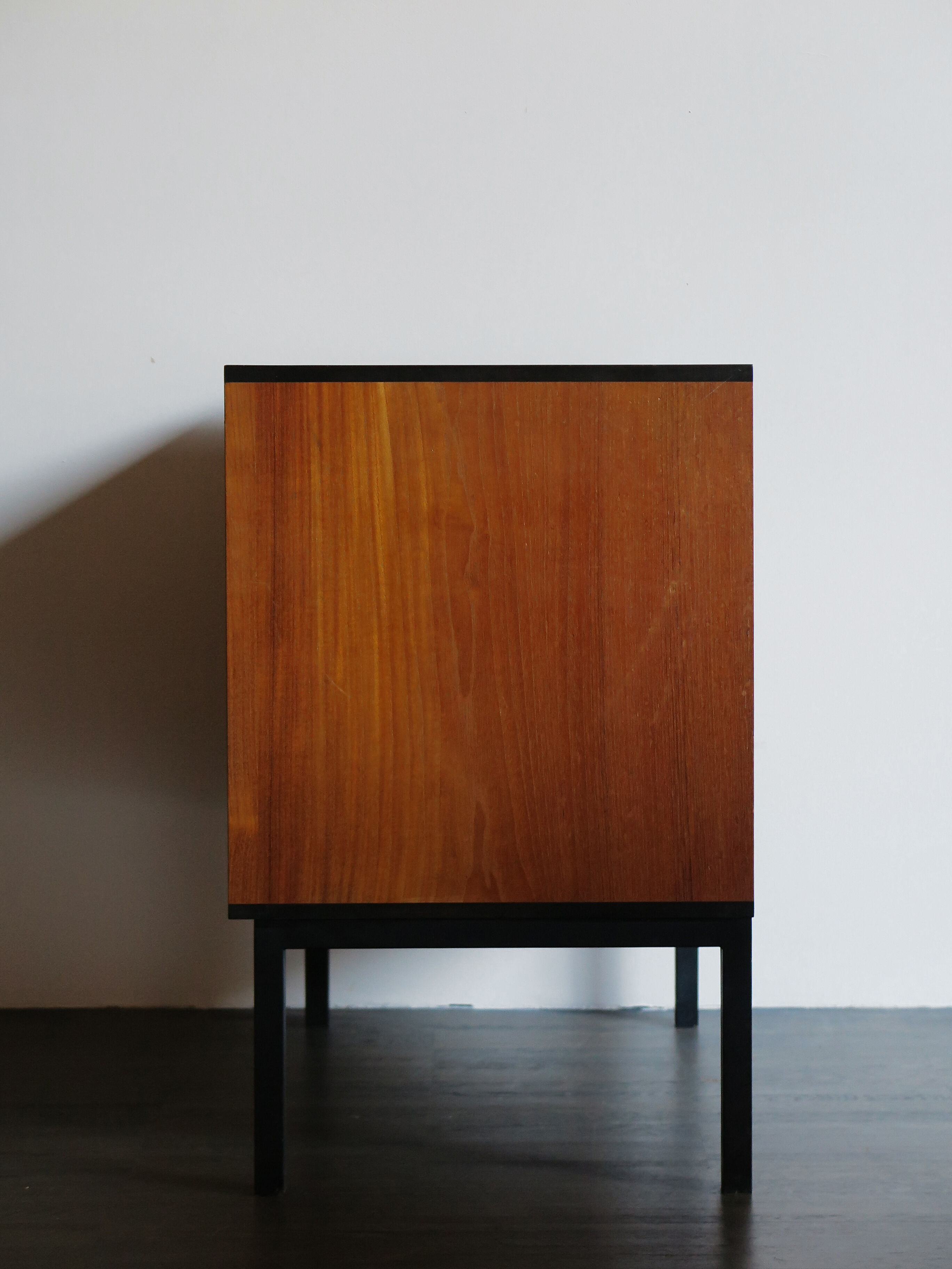 Commode d'Aksel Kjersgaard en teck années 1960
