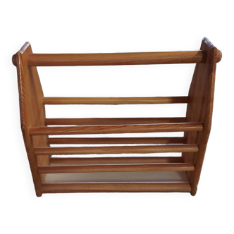 Pine magazine rack