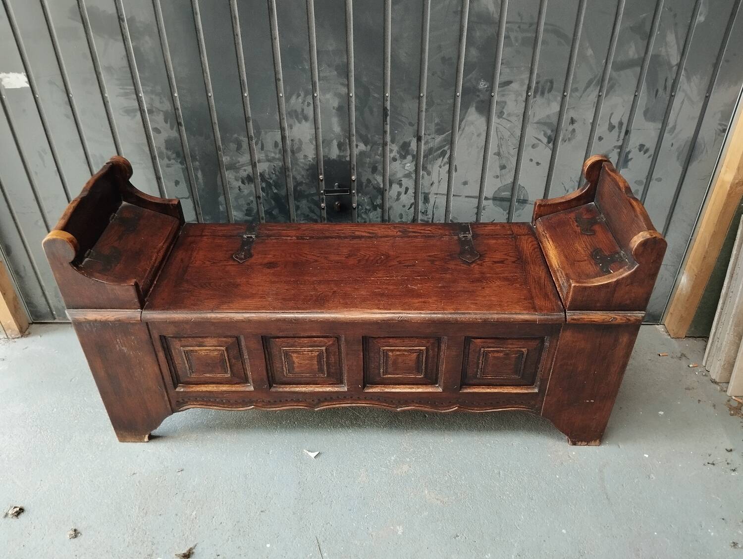 Wooden bench, chestnut chest