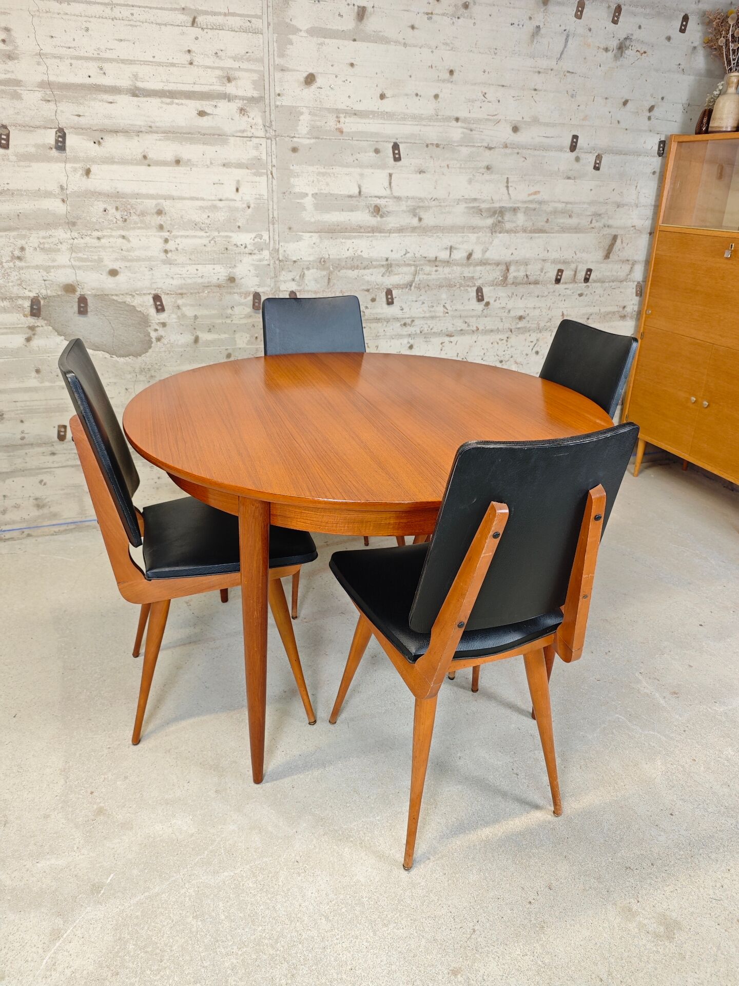 Table ronde extensible scandinave