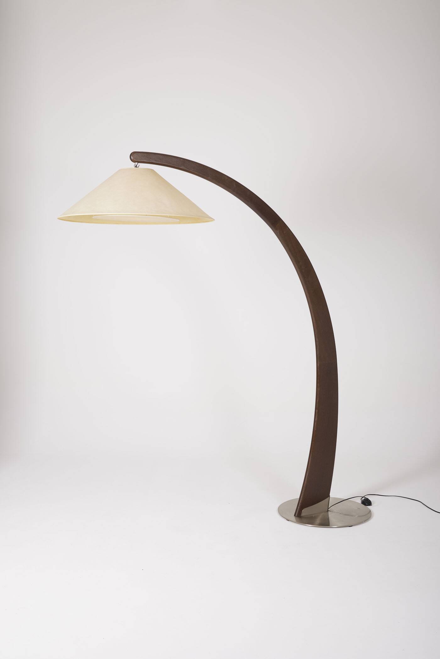 Natuzzi Salotti wooden floor lamp