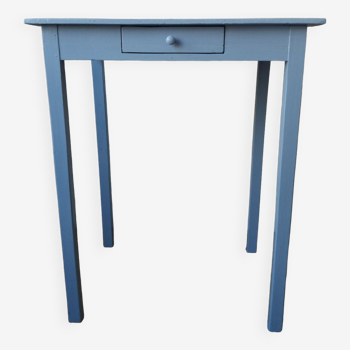 Bureau en bois bleu lavande avec tiroirs