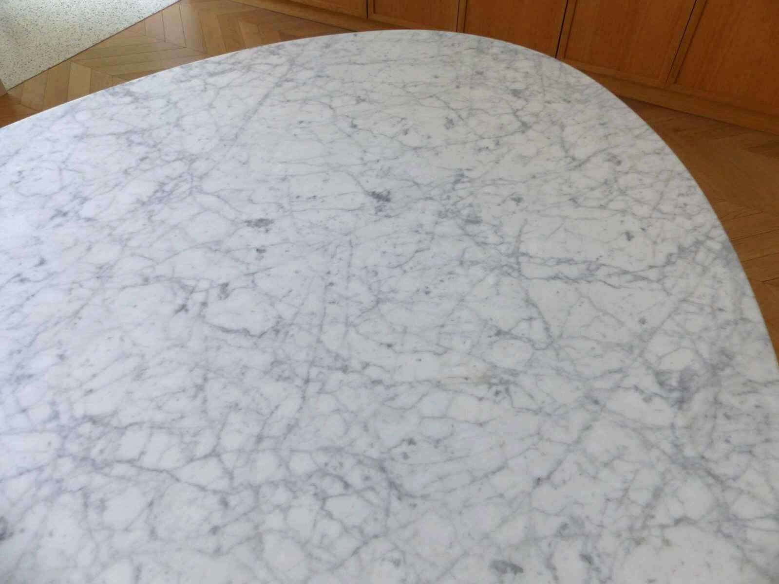Saarinen Dining Table - Oval Statuarietto Marble KNOLL Eero Saarinen