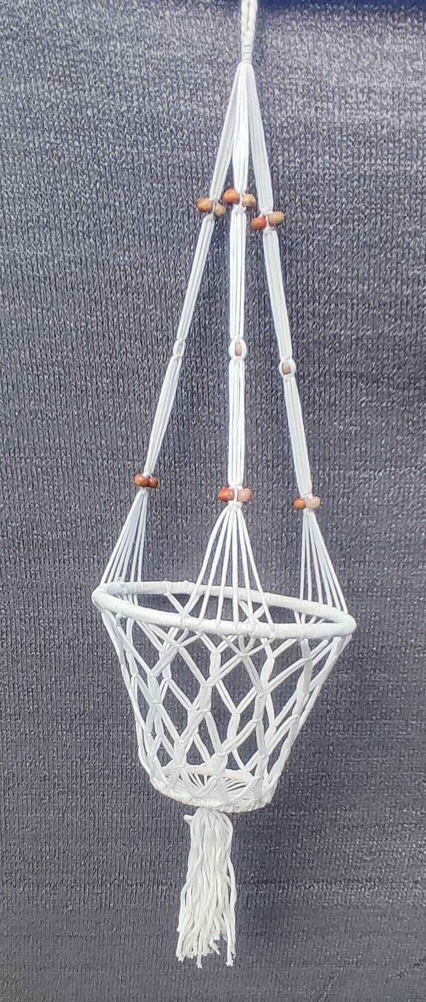 Macramé suspension and its English earthenware pot Palissy Model T. Logino