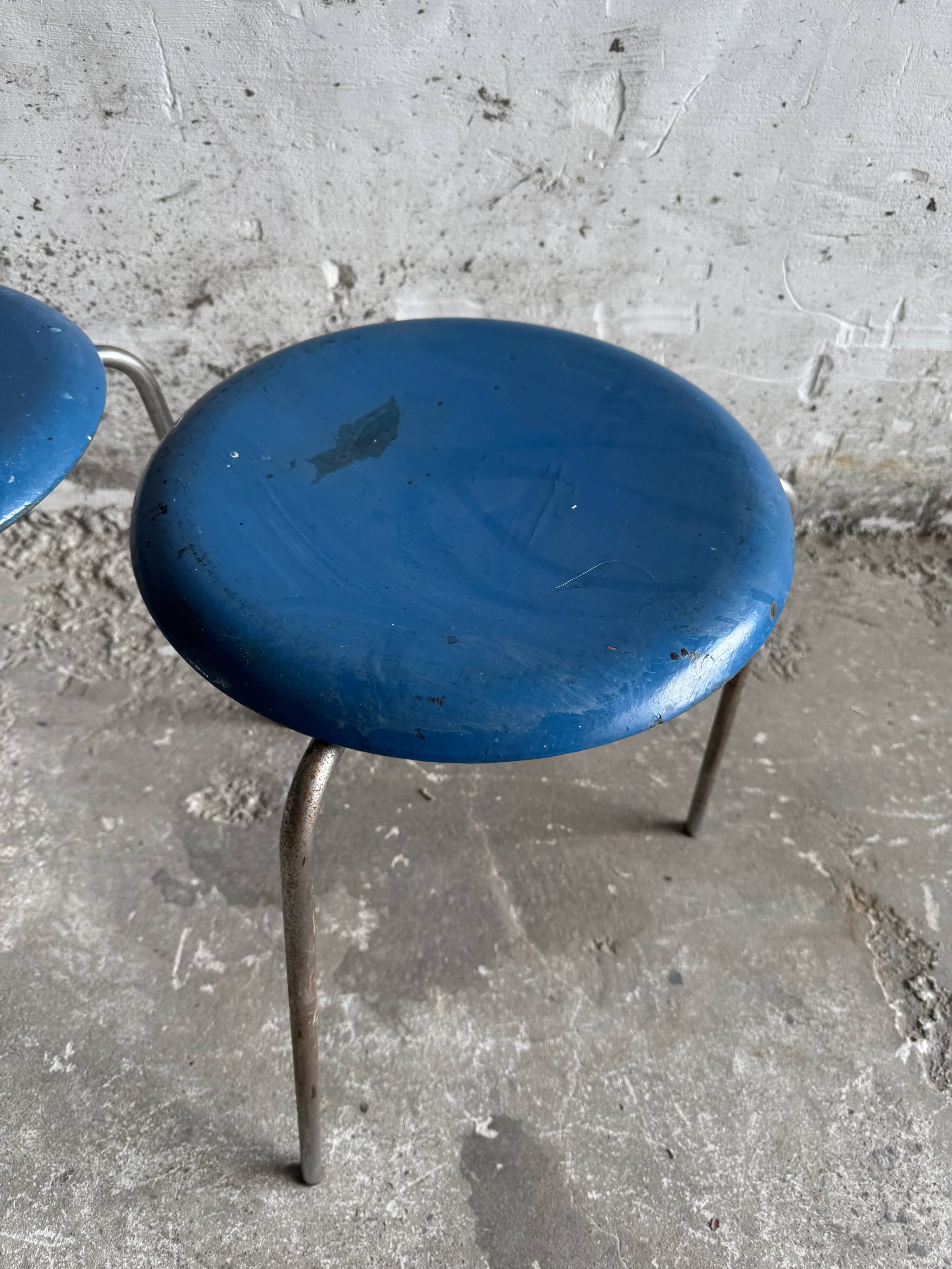 Set of 2 vintage blue Dot stools model 3170 by Arne Jacobsen for Fritz Hansen, 1974.