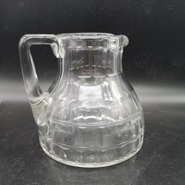 Cruche broc en cristal signé Baccarat modèle Charmes