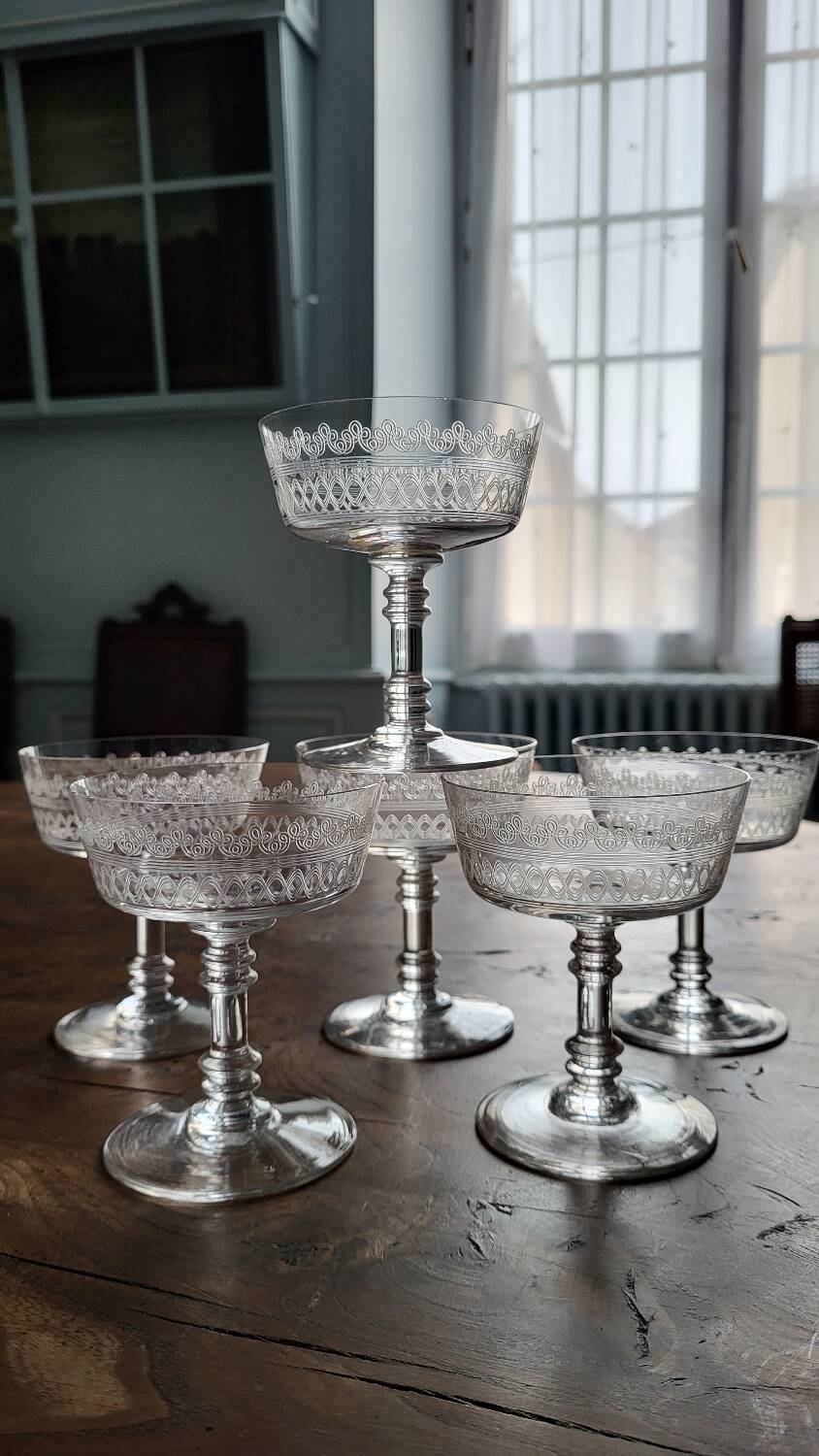 6 Crystal champagne glasses