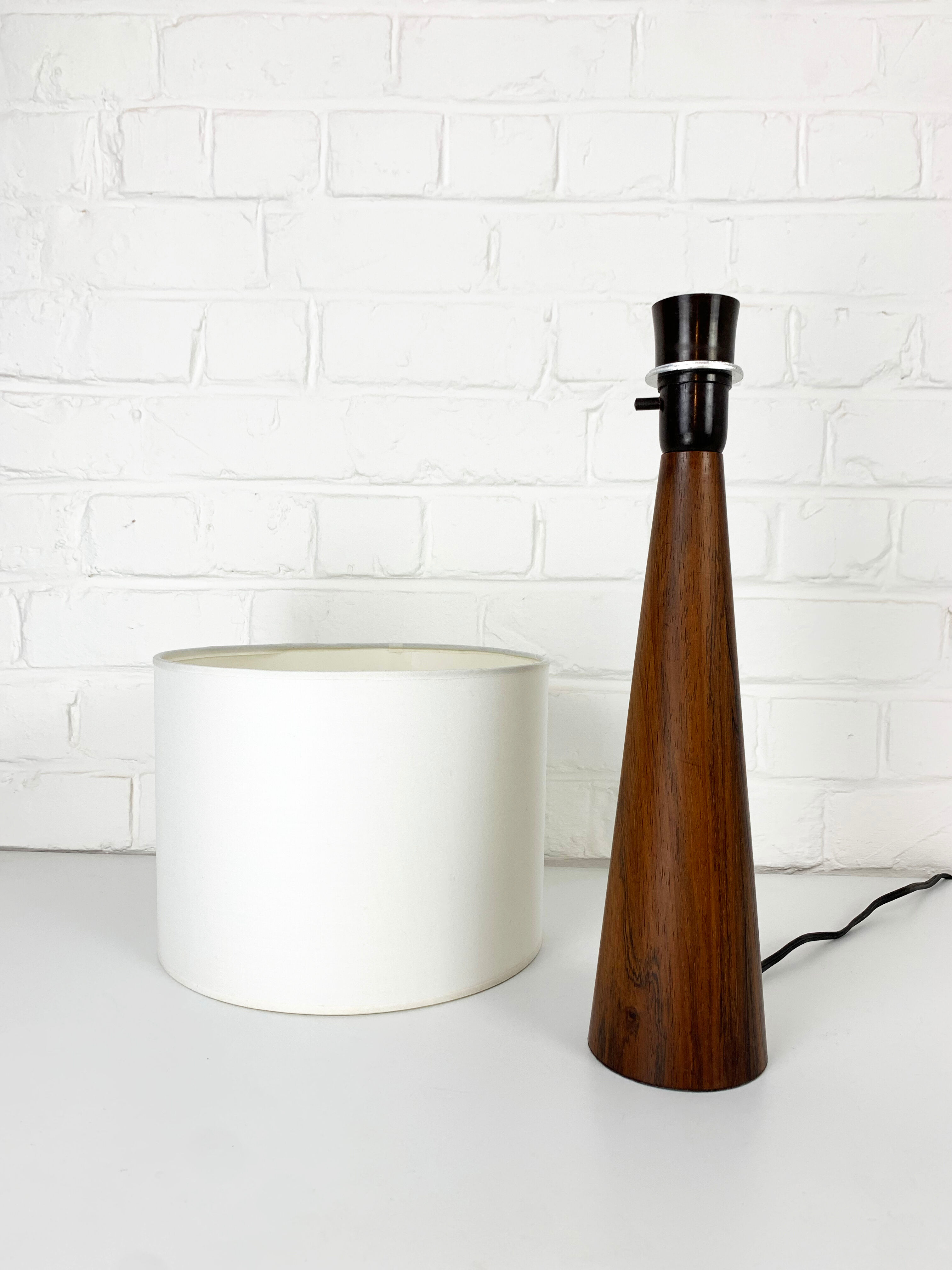Lampe de table moderniste mid-century en teck, Danemark 1960