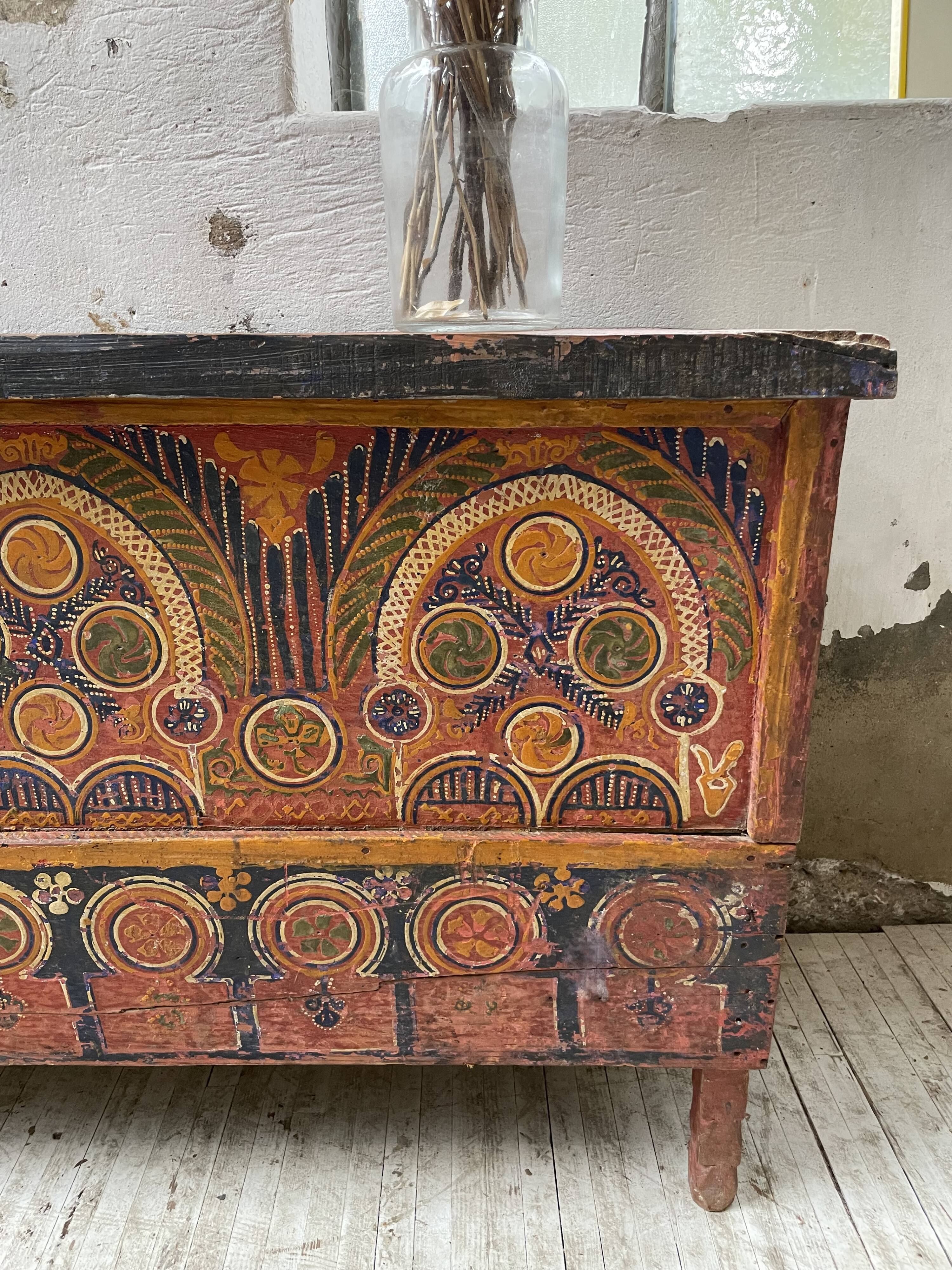 Coffre de mariage marocain polychrome années 50