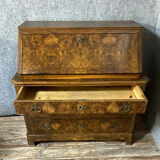 Commode scriban era Louis Philippe in walnut bramble around 1830