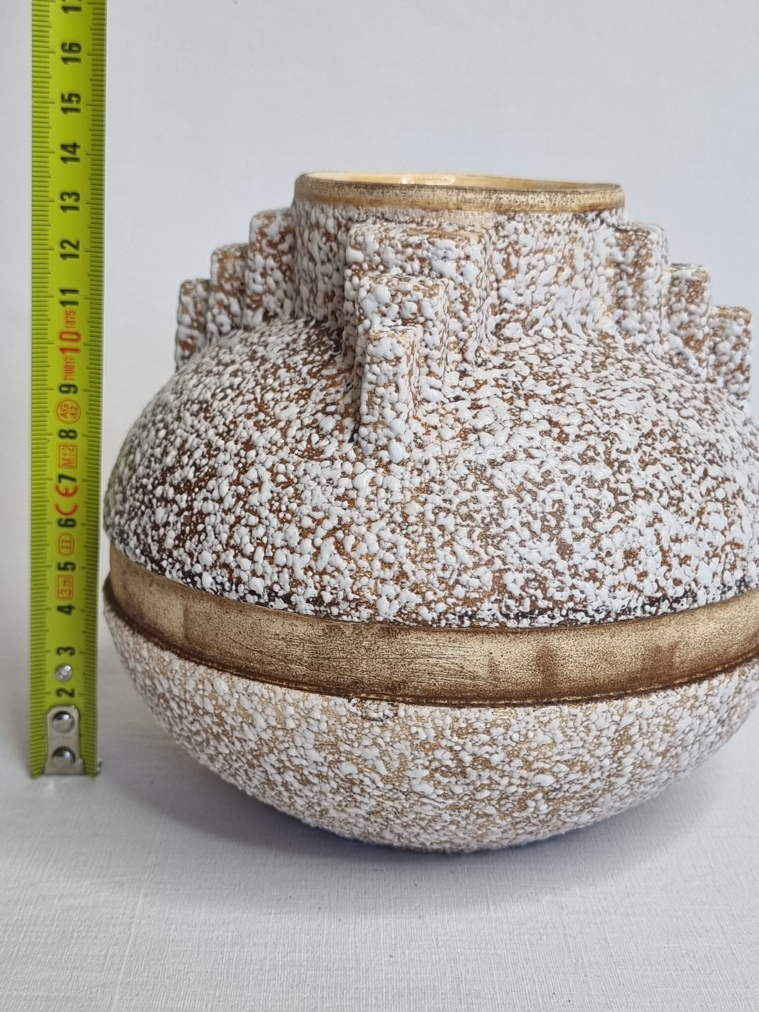 Art Deco ball vase, in tense enamel, 30s