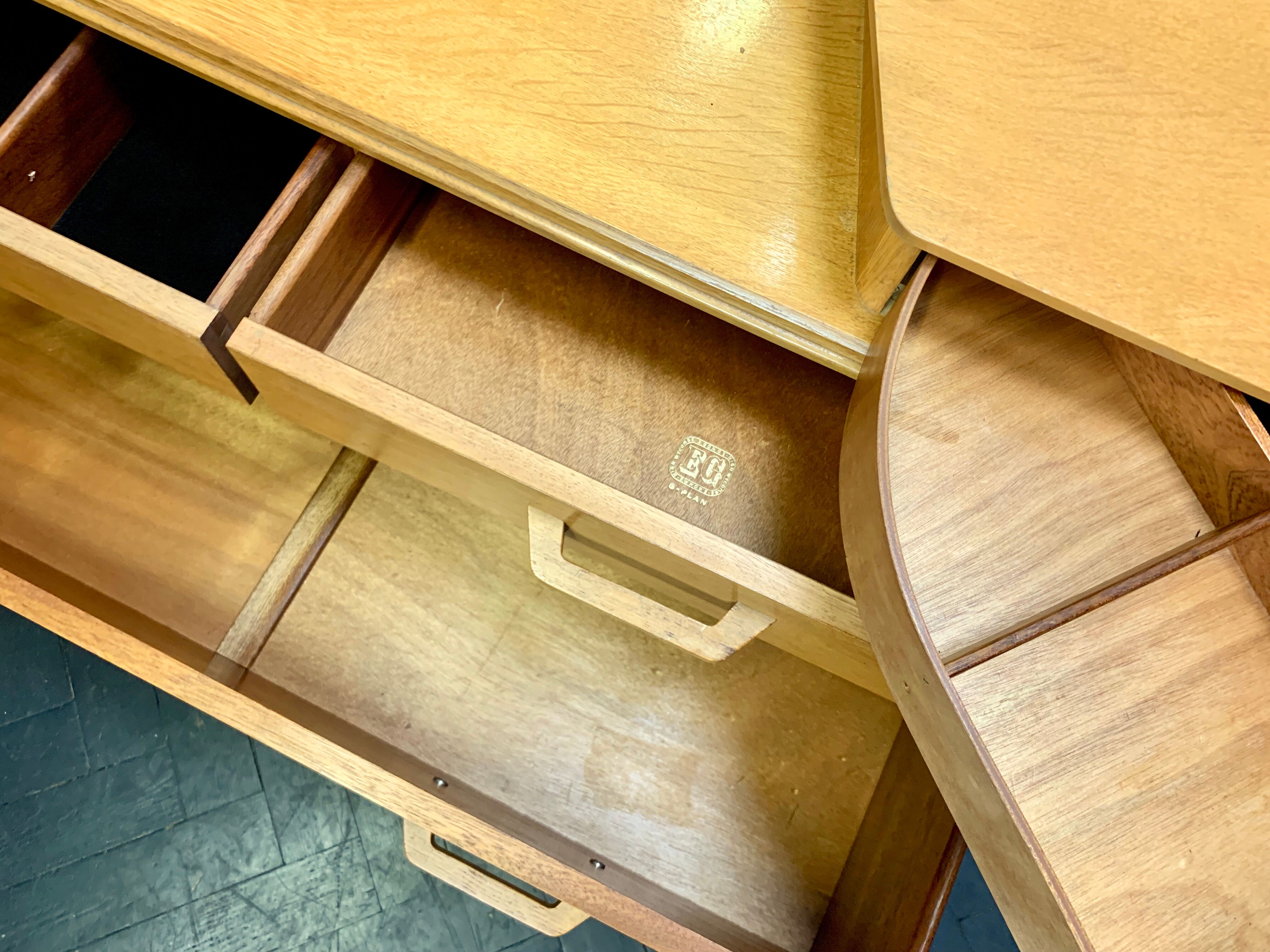 G Plan Dressing Table with Mirror #D50