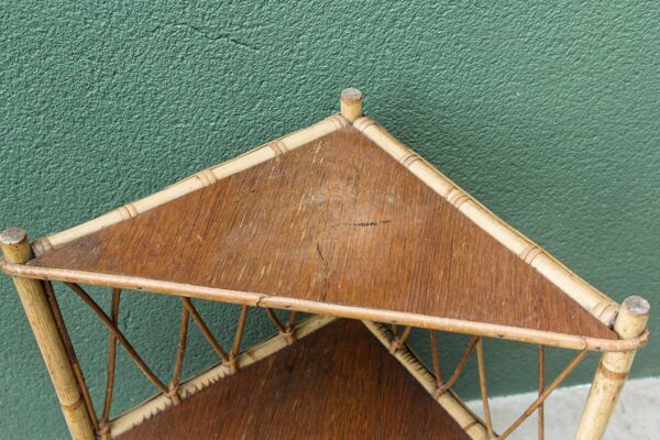 Etagère d'angle en rotin