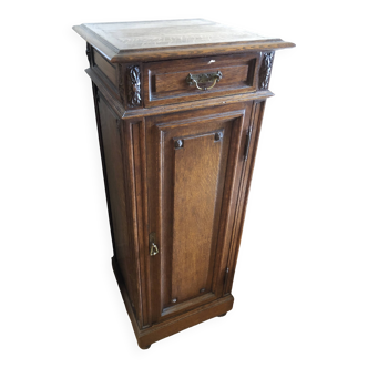Table de chevet.