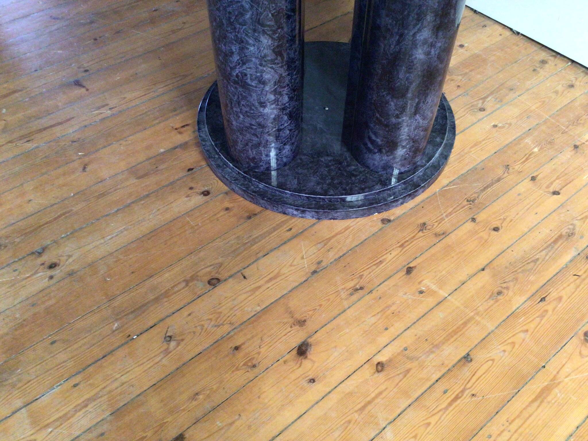 table à manger en faux marbre