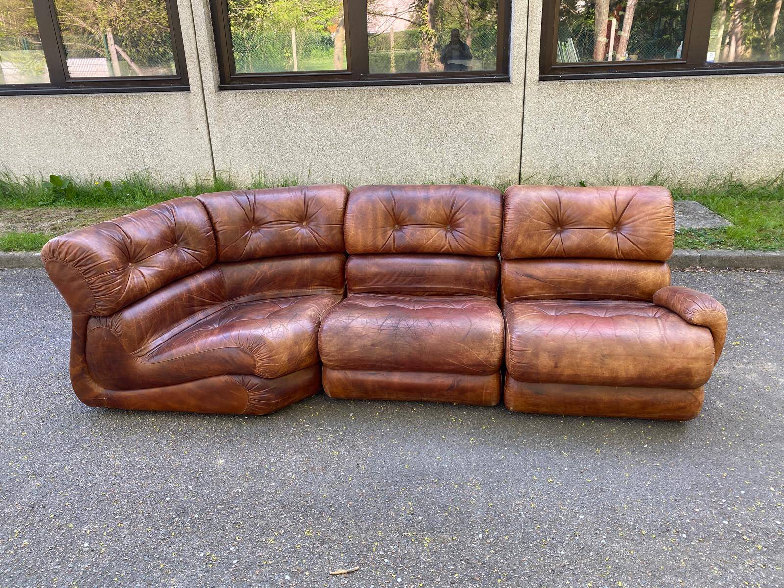 Modular brown leather canapé from Cognac, Italy, 1970.