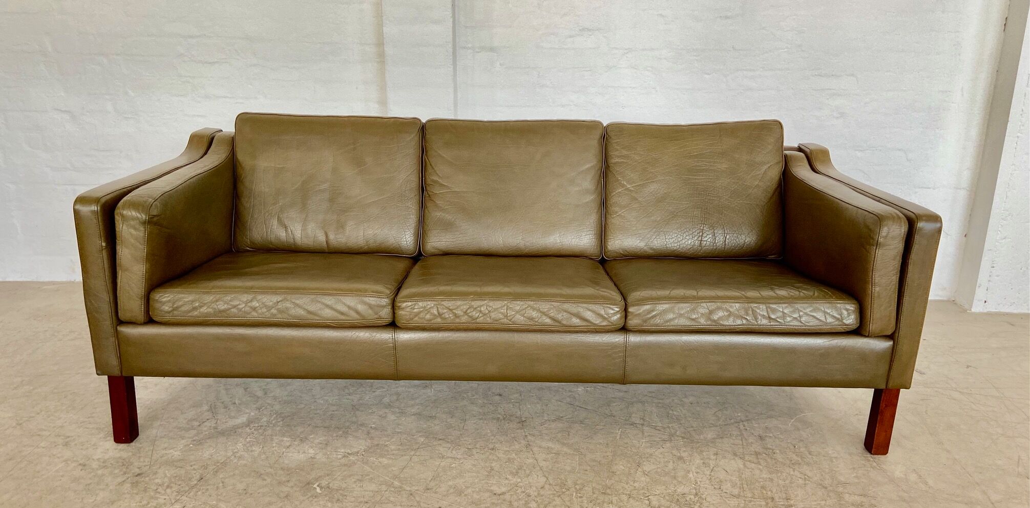 Canapé en cuir vert olive de Mogens Hansen, vintage danois des années 1960, pour 3 personnes.