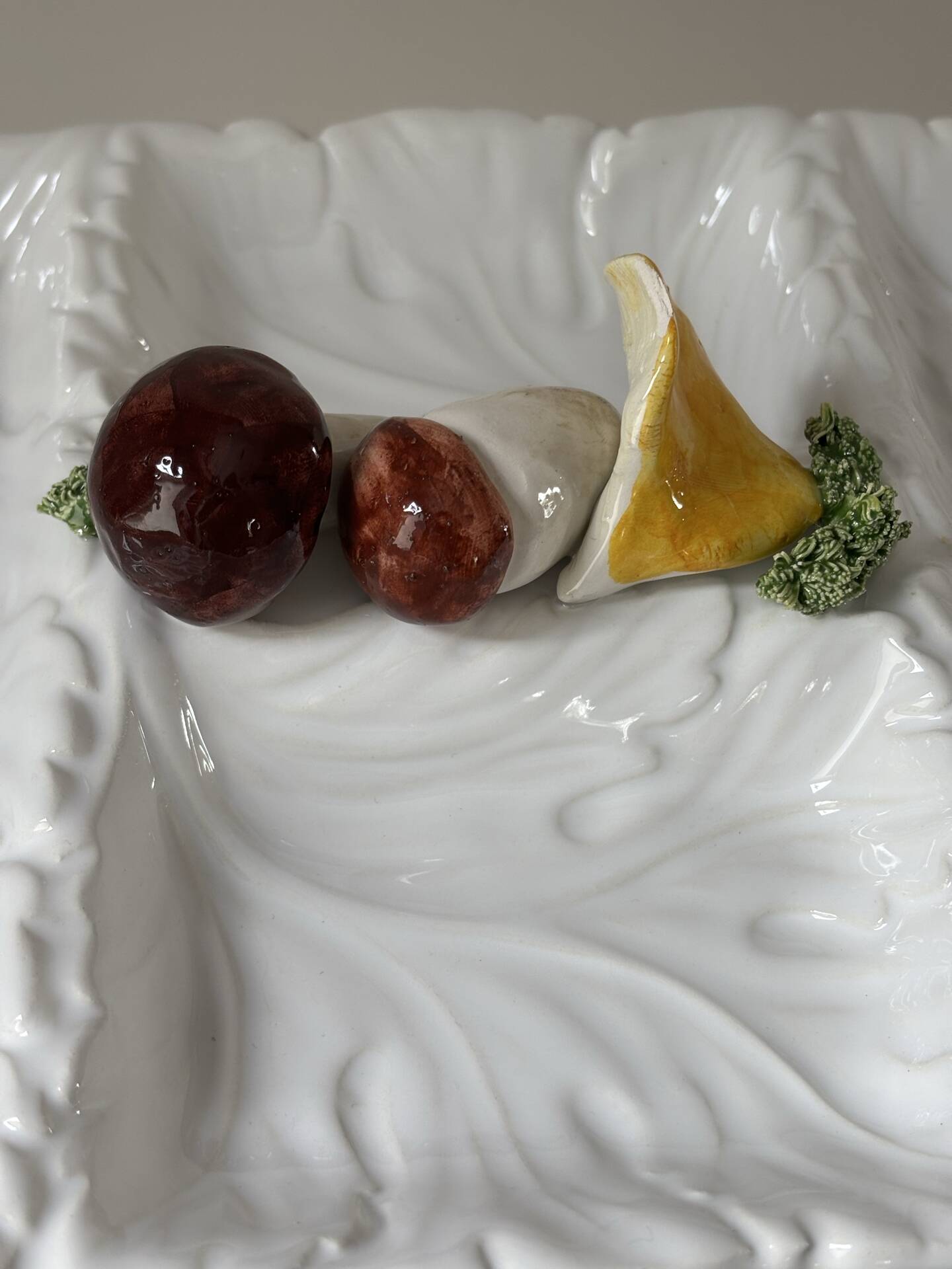 Bassano slipware plate - Italy