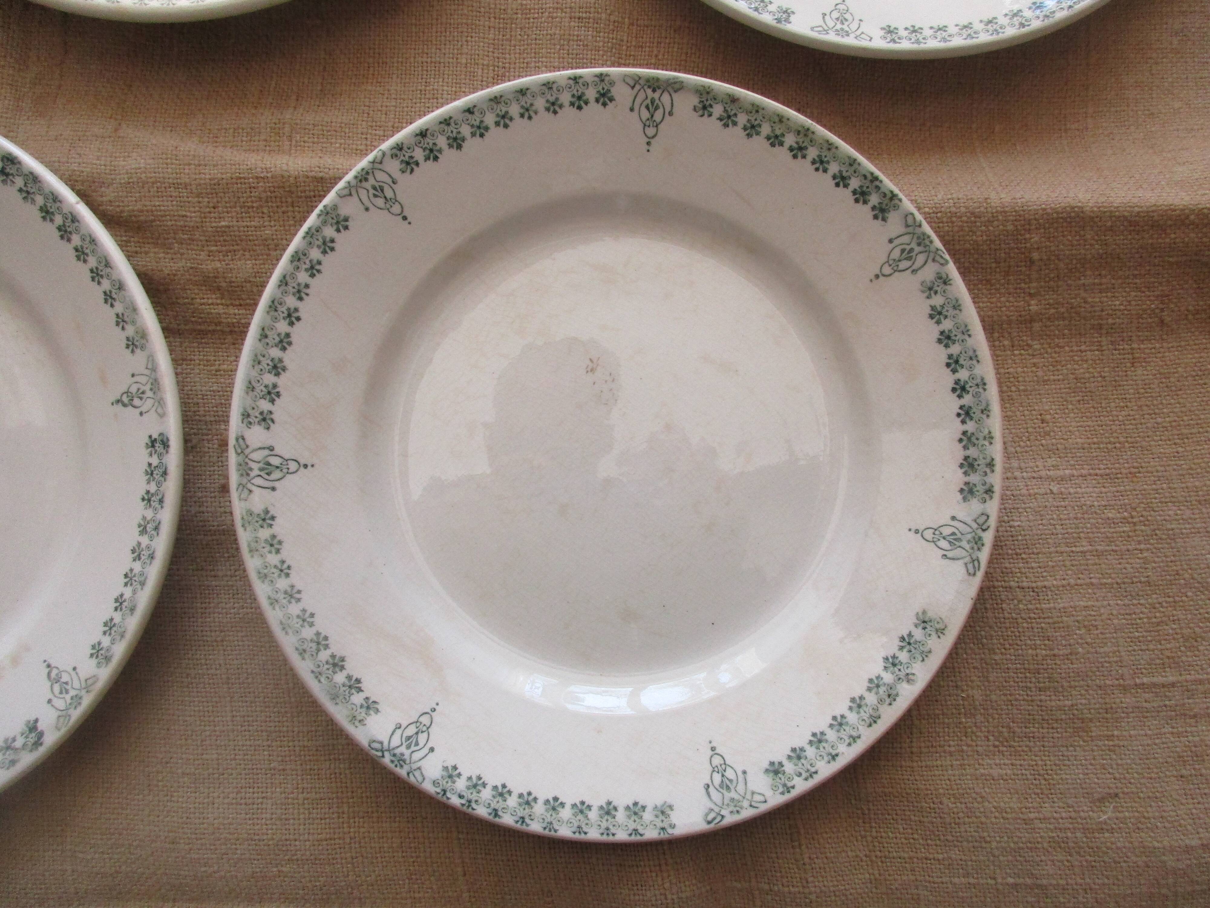 Lots of 5 plates a dessert faiencerie de castres