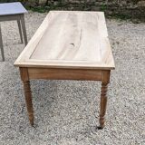 Antique table (airbrushed)