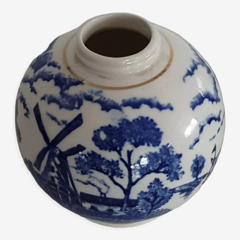 Small ball vase with blue patterns