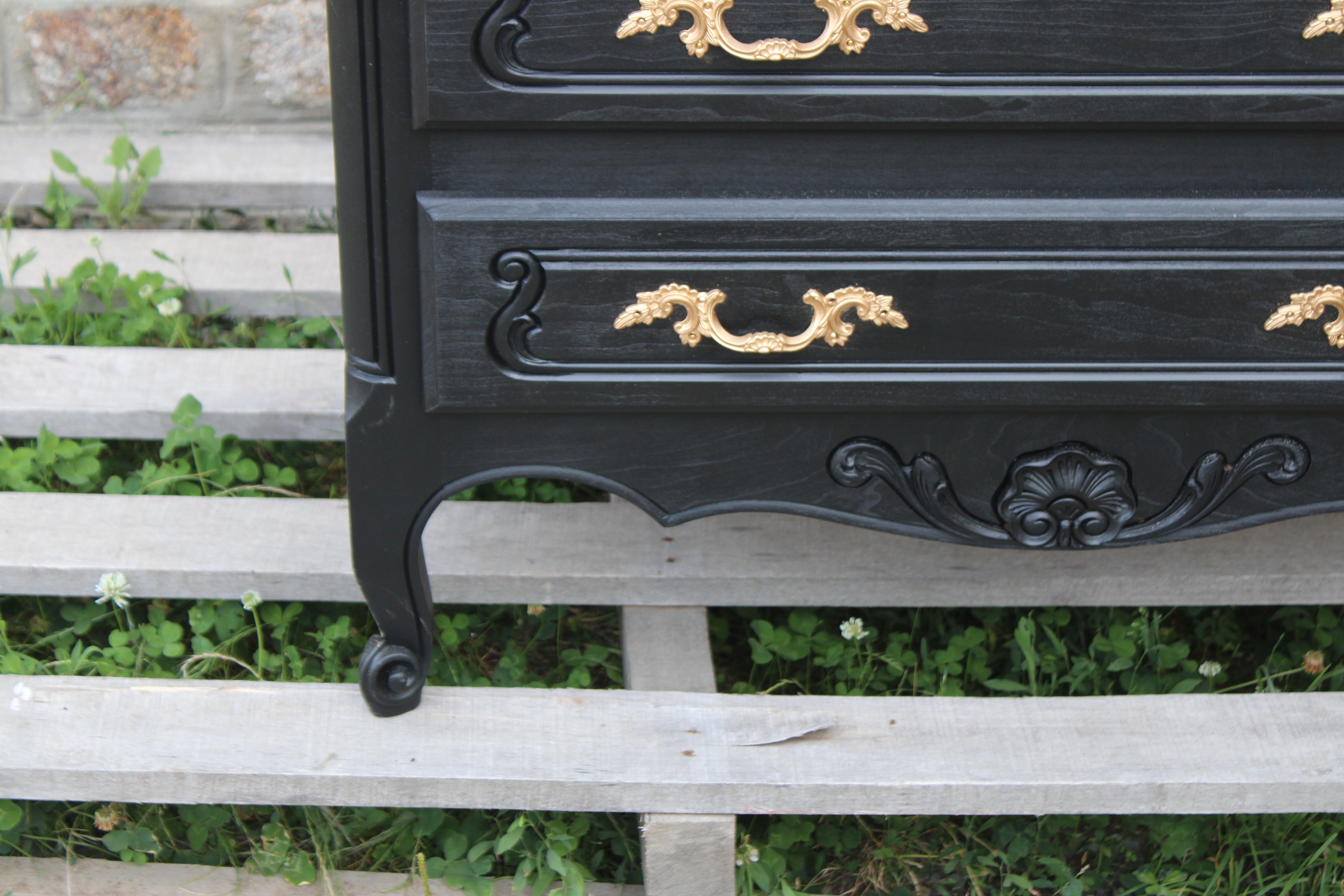 Louis XV style black commode with natural wood top – 3 drawers