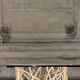 Table basse sculptural bois et verre