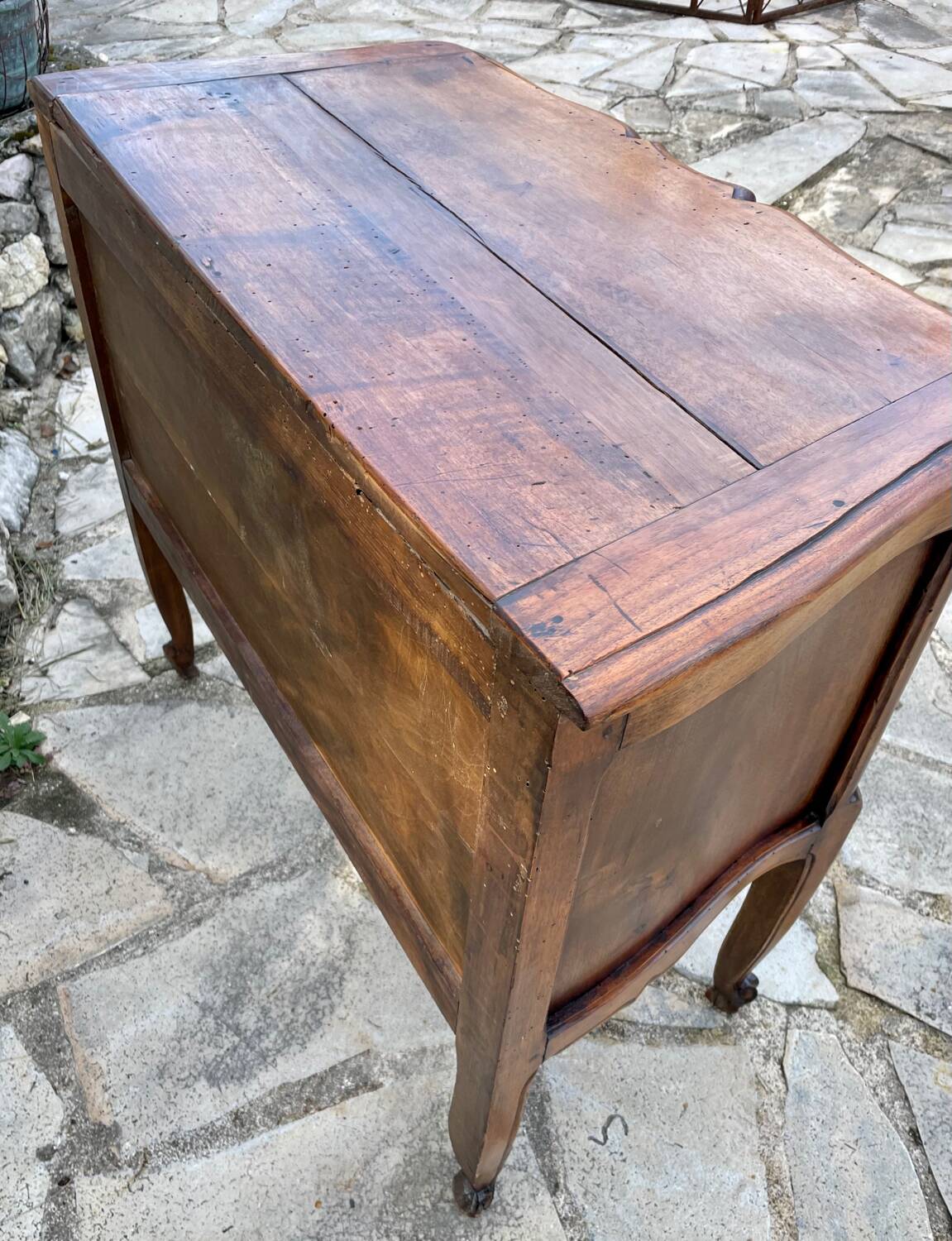 Petite commode en noyer d’époque louis xvi  18 eme siècle