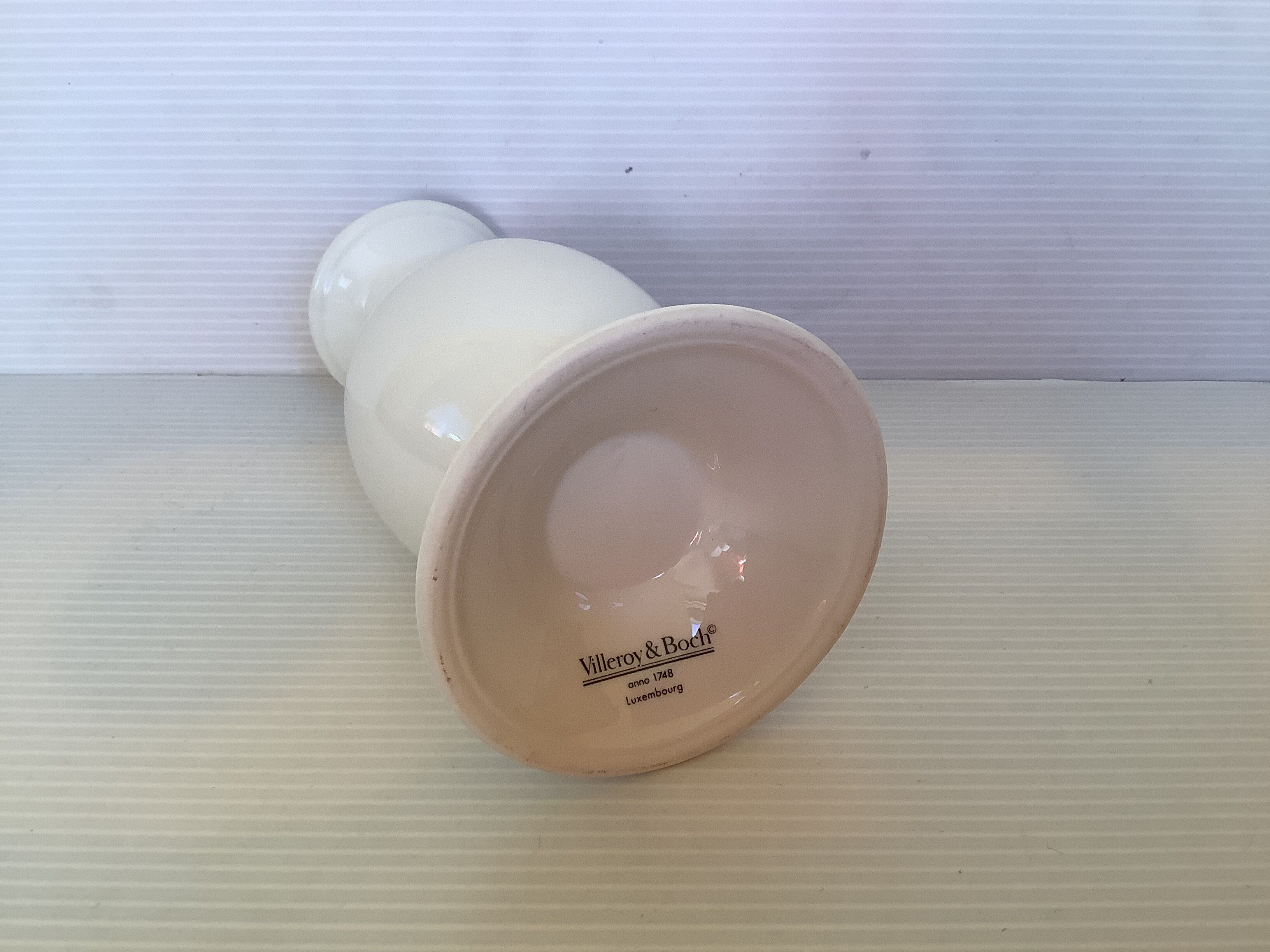 White vase villeroy and boch